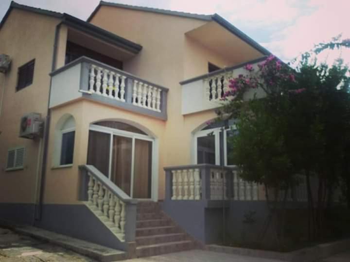 Apartman Vukoja Pakostane Daire Dış mekan fotoğraf